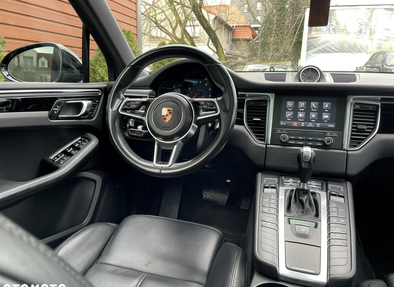 Porsche Macan cena 119900 przebieg: 76626, rok produkcji 2016 z Ciechanowiec małe 781